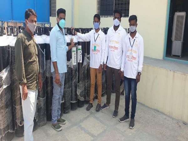 KP team helping with oxygen cylinders during COVID third wave